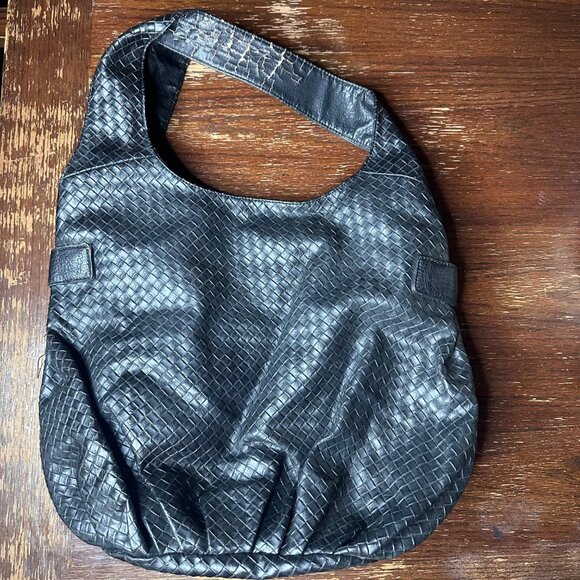 Vintage Guess Black Woven Faux Leather Hobo Shoulder Bag With Metal Logo Plate - Picture 9 of 14
